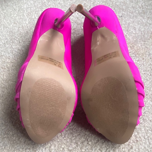 Qupid Hot Pink Pleated Heels - Picture 7 of 8